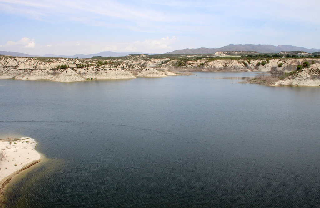 La falta de lluvias hace que los pantanos de la cuenca del Segura sigan perdiendo reservas